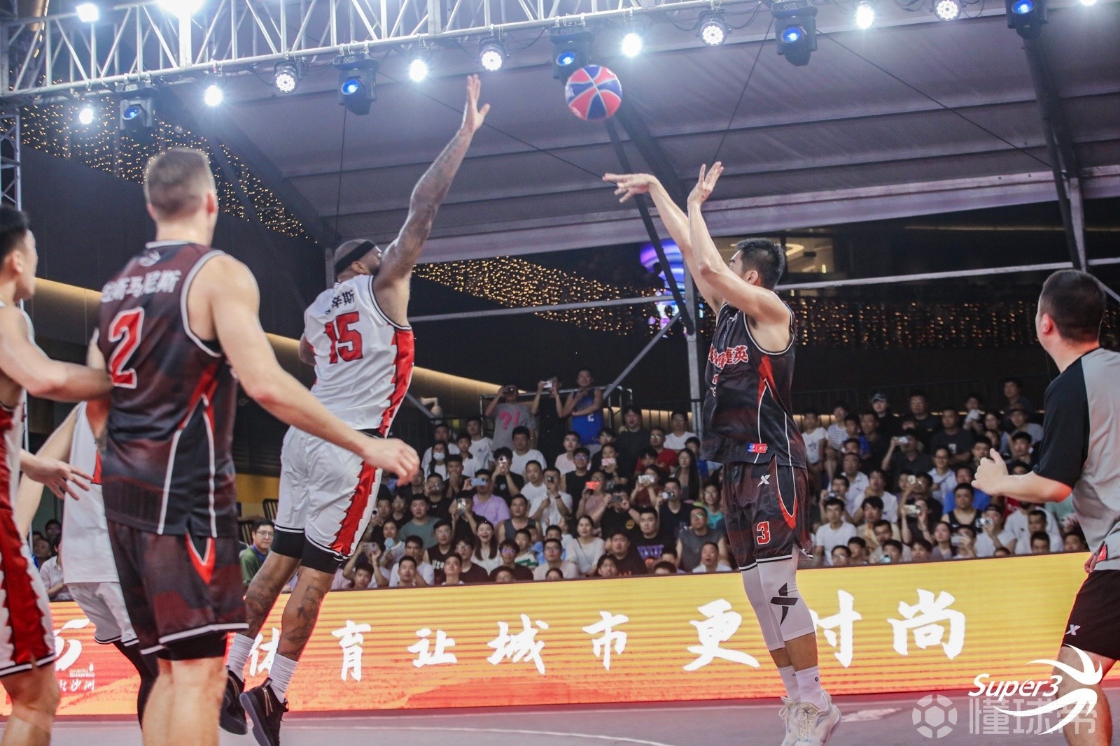 天博体育下载-FIBA三篮官方晒精彩瞬间：这里是禁飞区，吴星锐献上空中封盖