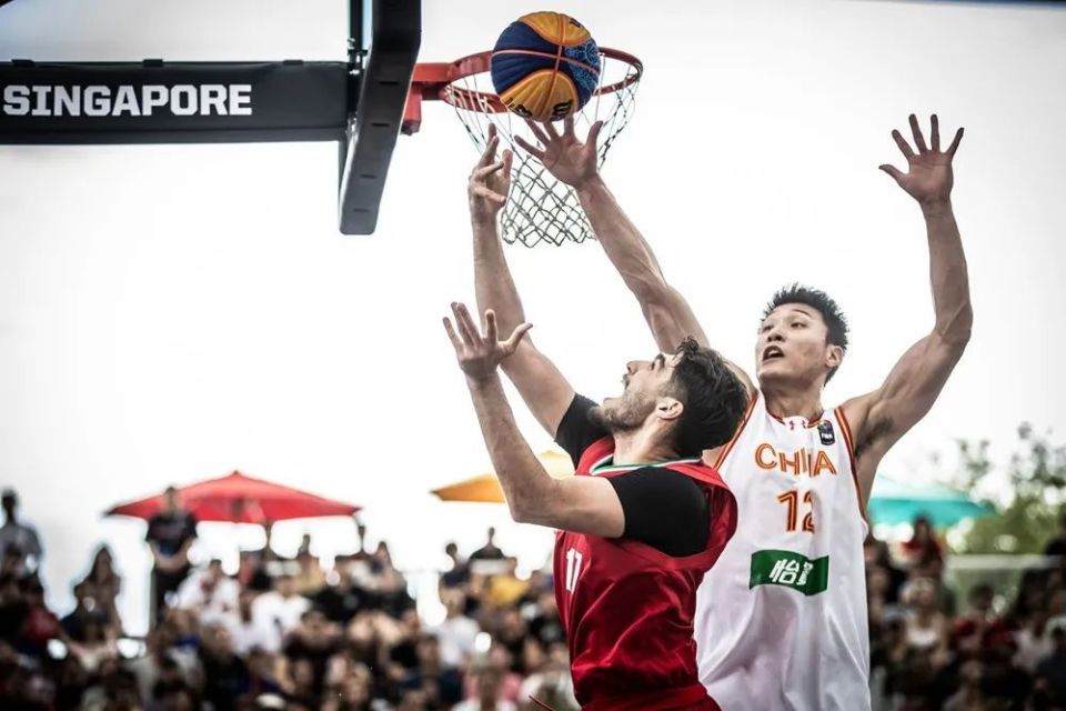 FIBA三篮官方晒精彩瞬间：这里是禁飞区，吴星锐献上空中封盖